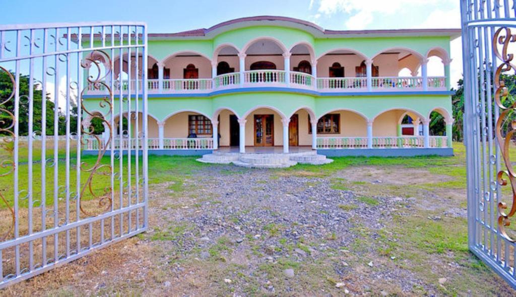 Dolphin Bay Yoga Guest House Drapers Pokój zdjęcie