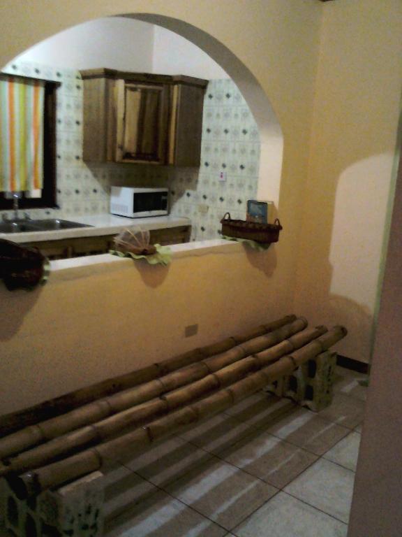 Dolphin Bay Yoga Guest House Drapers Pokój zdjęcie
